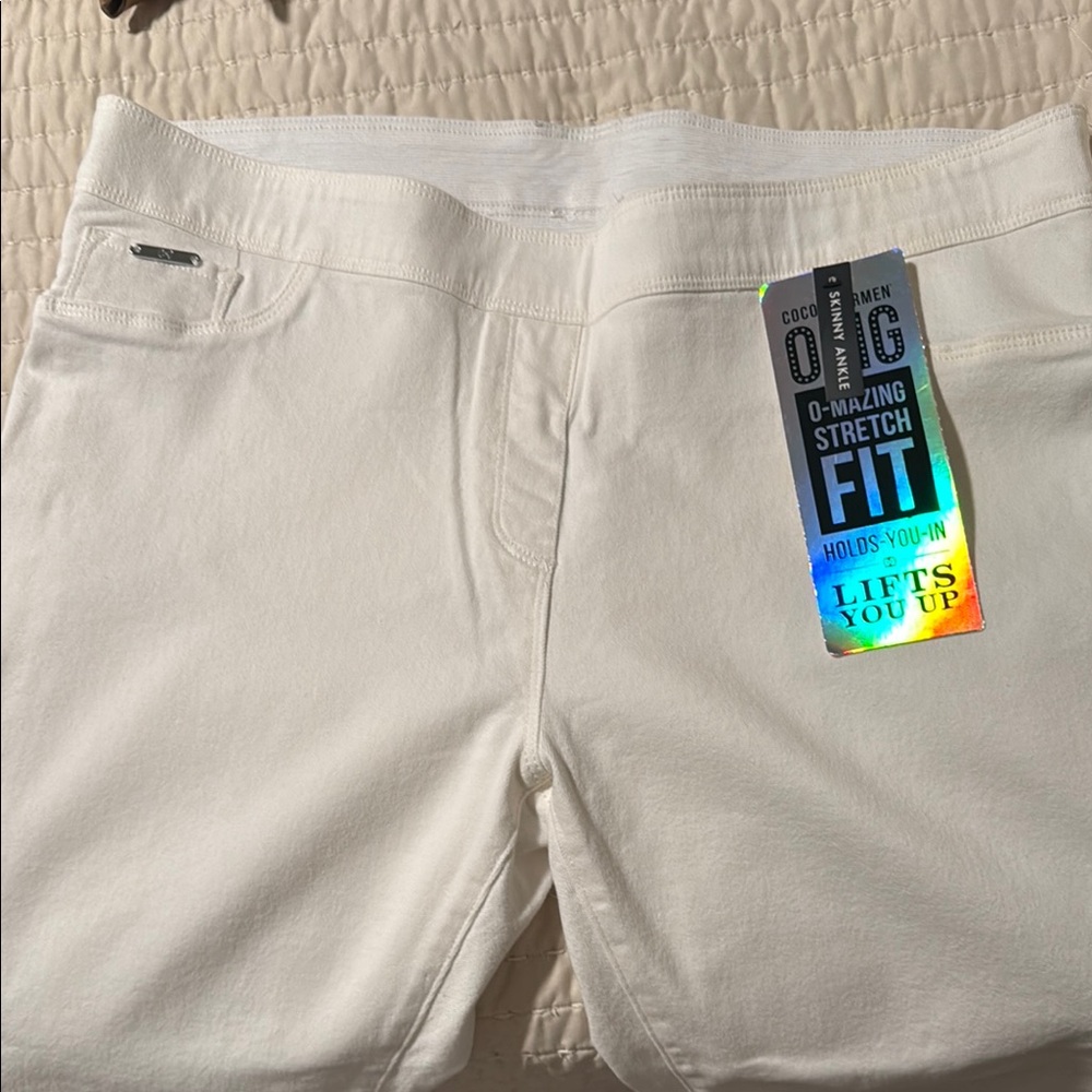 Coco + Carmen Cream Stretch Pants